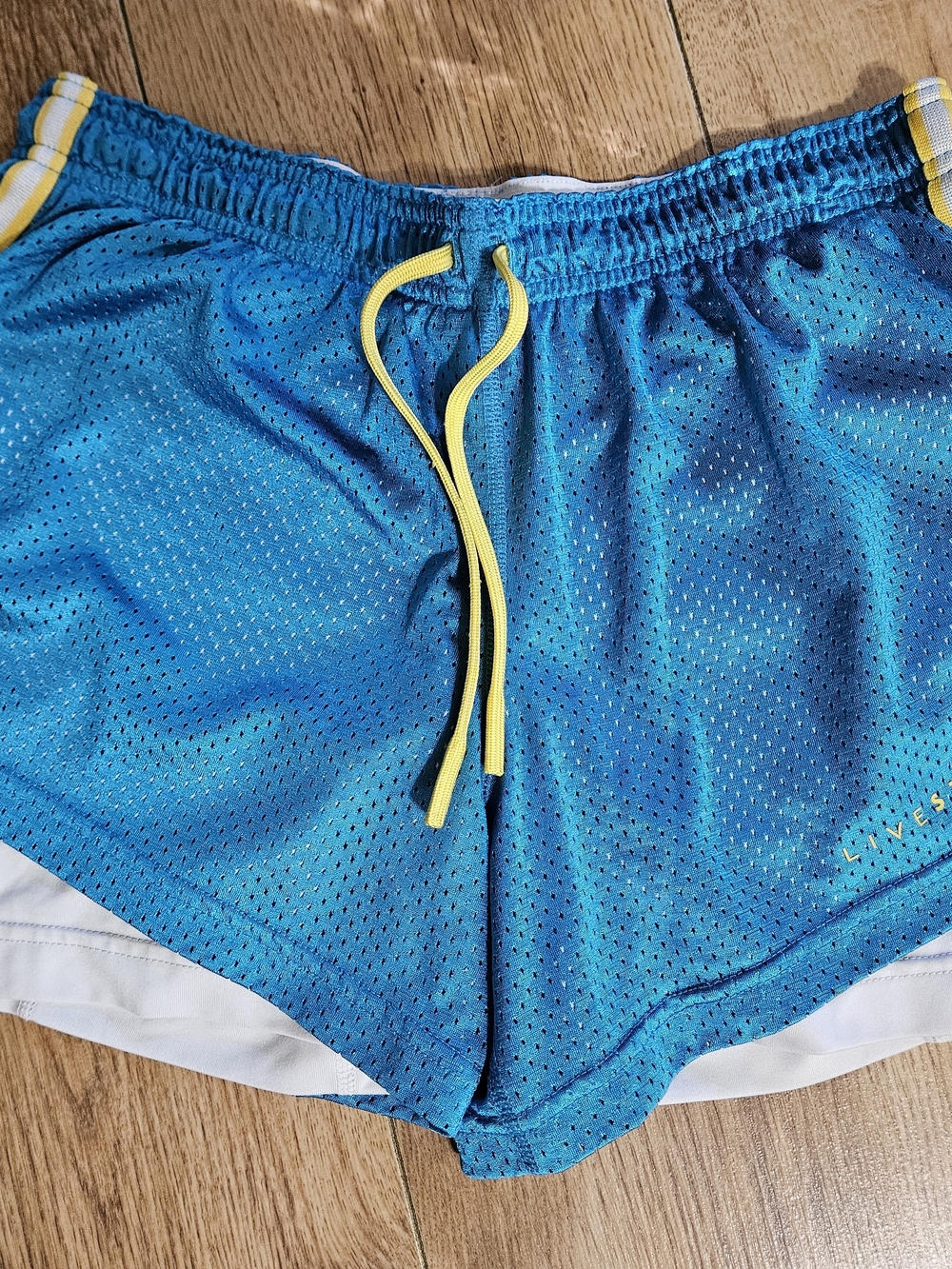 Womens NIKE Live Strong Blue Athletic Mesh Shorts Medium